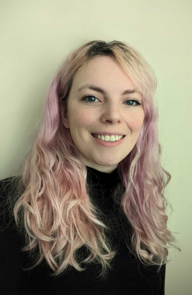 This image has an empty alt attribute; its file name is Natalie_bioimg-1-666x1024.jpg