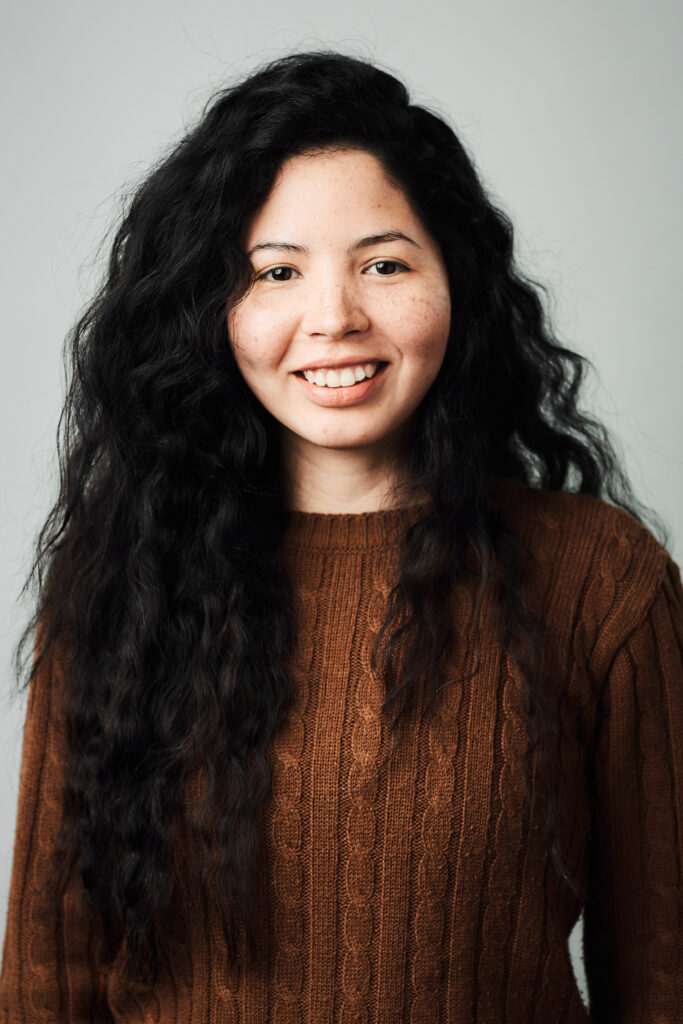 Headshot of Gloria. 